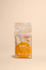Basic croquettes pour chats avec 45.3% de viande